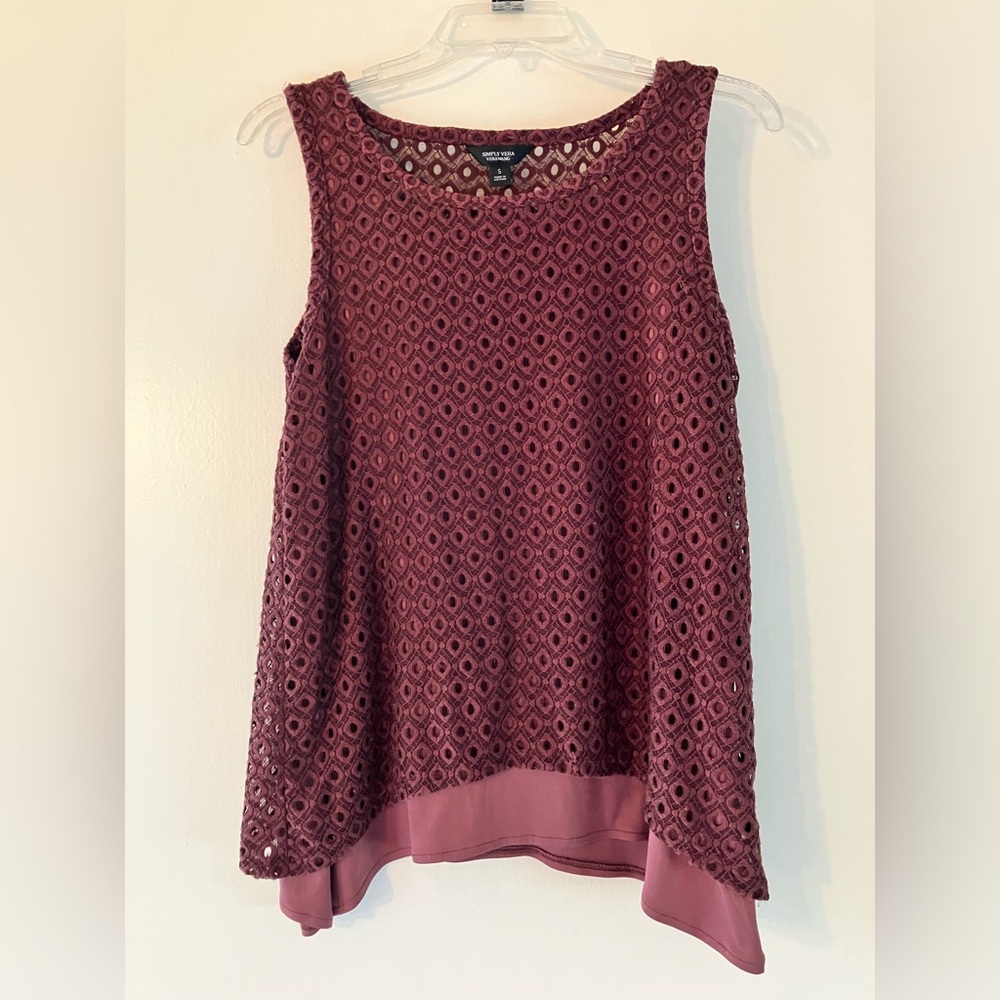 Simply Vera Vera Wang 2 layered tank, Sz. S, burgundy w/ handkerchief hem